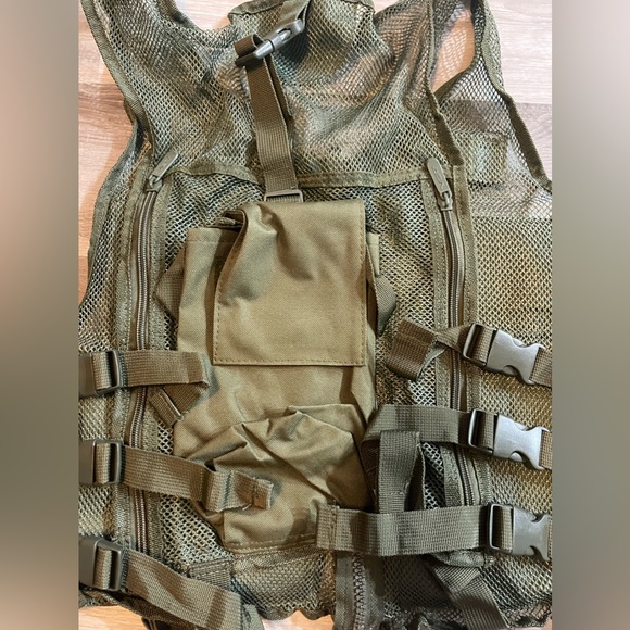 Adjustable Mesh Tactical Vest - Picture 4 of 4